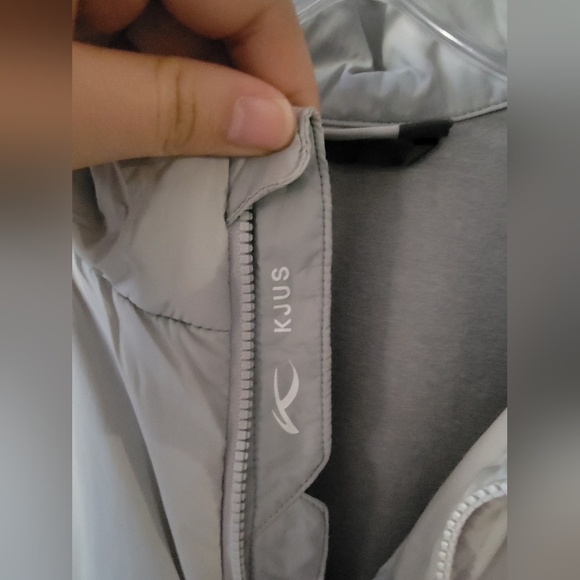 KJUS GREY RADIATION GOLF VEST - Picture 4 of 10